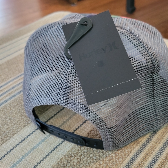 NWT Hurley Mens Balboa Navy Floral Trucker Hat - Picture 3 of 5